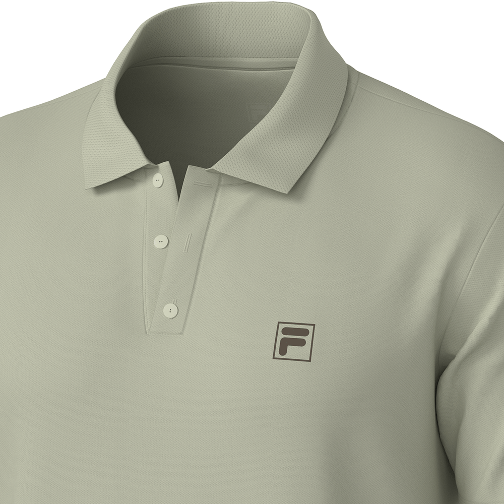 Camiseta polo masculina verde Fila em destaque mostrando tecido e design